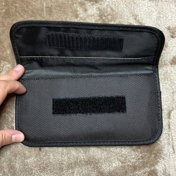 RFID Pouch - Picture 2 of 2